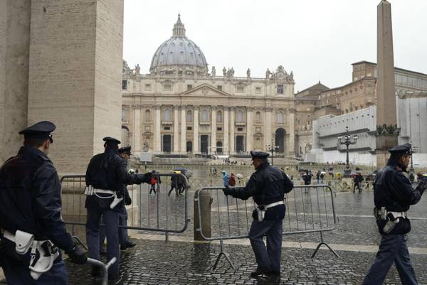 Roma si prepara ad addio, San Pietro blindata