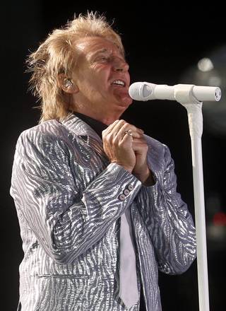 ROD STEWART AT VINA DEL MAR FESTIVAL