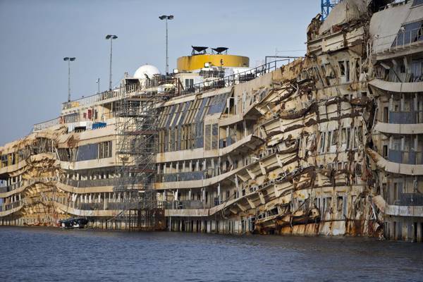 Relitto Concordia via 'prima possibile', stop polemiche