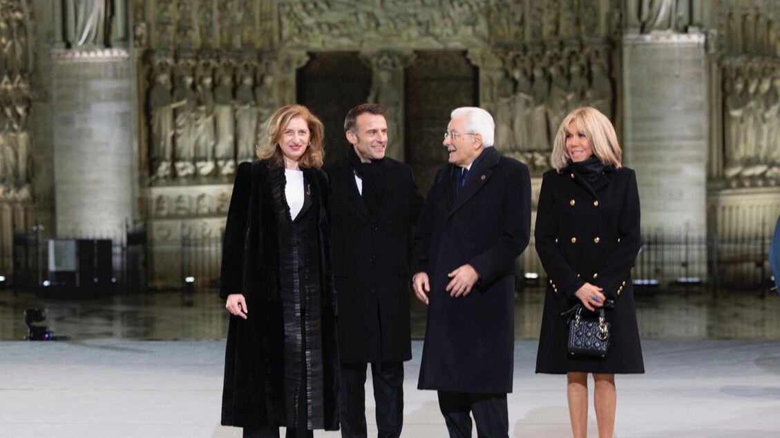 Mattarella giunto alla cerimonia di riapertura di Notre-Dame