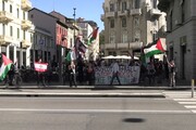 Milano, presidio per la Palestina: 'McDonald's complice del genocidio'