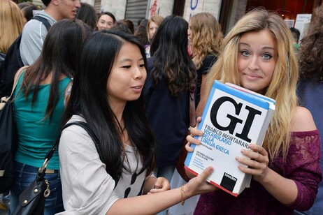 Studenti alle prese con la prova di greco (foto d'archivio)