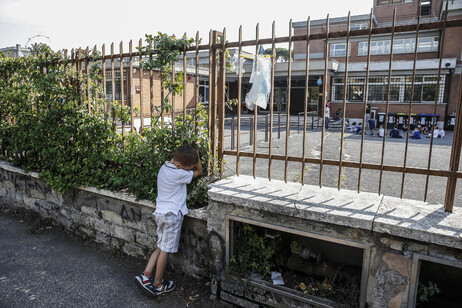 Protesta dei genitori per gli insegnanti di sostegno