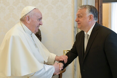 Encontro entre Papa e Orbán em abril de 2022