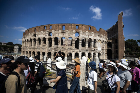 Coliseu em Roma é um dos principais pontos turísticos da Itália