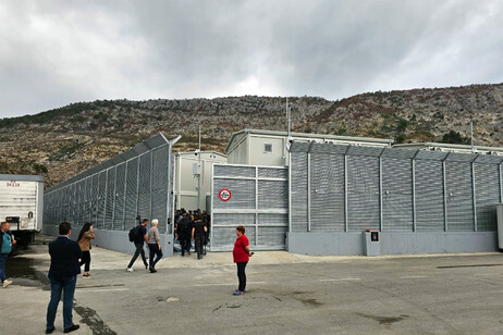 El centro para alojar migrantes construido por Italia en Albania.