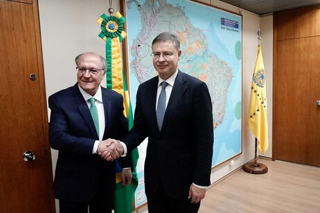 Alckmin recebe Dombrovskis em Brasília