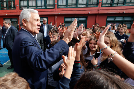 Antonio Tajani durante visita a Buenos Aires