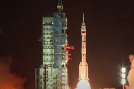 Il lancio della missione cinese Shenzhou 19 (fonte: CCTV)