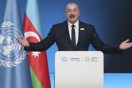 Presidente Ilham Aliyev discursa na COP29