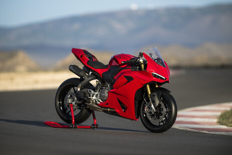 Ducati Panigale e Streetfighter V2 protagoniste ad EICMA