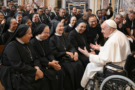 El Papa les pidió a las religiosas no perder nunca el sentido del humor.