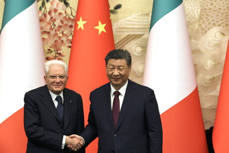 Mattarella está em visita oficial à China