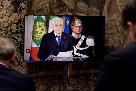 El presidente Sergio Mattarella en la reunión con los embajadores en la Farnesina