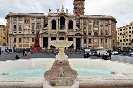 Brillos y fulgores de Roma ante el Jubileo. La fuente de Santa Maria Mayor refaccionada