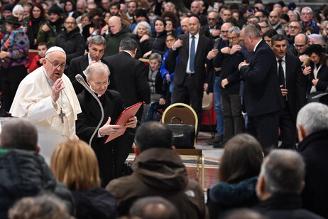 El Papa en la audiencia con los peregrinos.