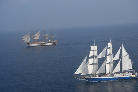 Amerigo Vespucci durante sua passagem por Mumbai