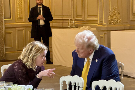 Giorgia Meloni junto a Donald Trump en un reciente encuentro en París.