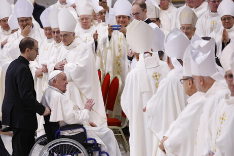 El Papa con los nuevos cardenales (ANSA)