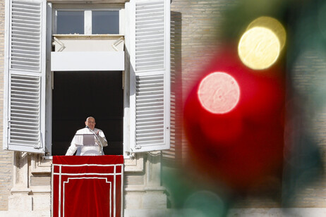 Papa durante oração do angelus