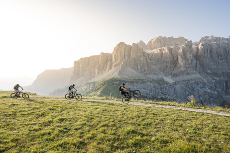 Cicloviaggio su Dolomiti per 40 persone con e senza disabilità