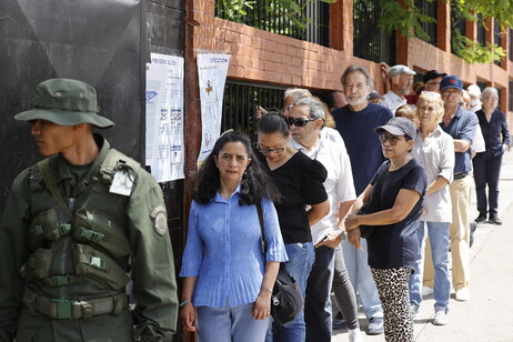 Masiva concurrencia a las urnas en las presidenciales de Venezuela