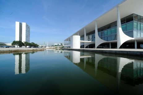 Vista do Palácio do Planalto e do Congresso Nacional, em Brasília