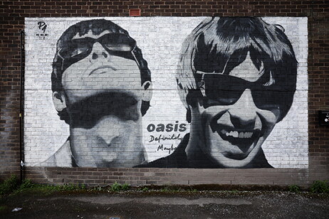 Painel em homenagem ao Oasis na cidade natal dos irmãos Gallagher, Manchester