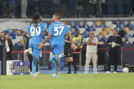 Anguissa celebra uno de sus dos goles en el campeonato