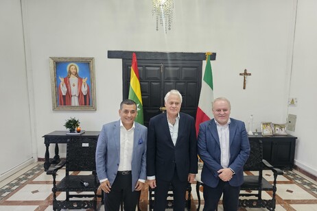 El embajador Curcio con el alcalde Turbay.