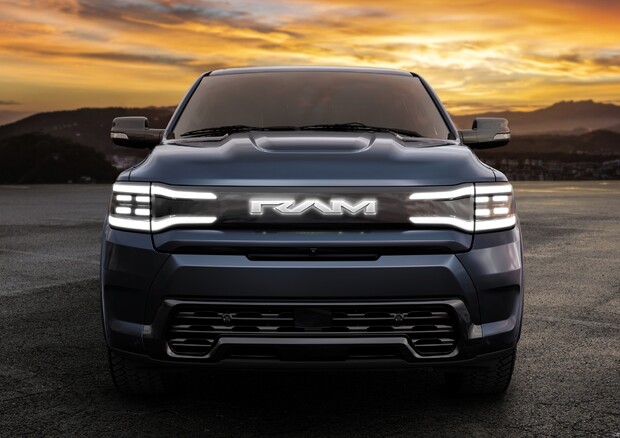 Svelato il Ram 1500 Rev 2025 in versione elettrica (ANSA)