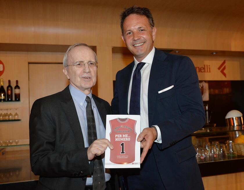 Dan Peterson presents his book in Genoa