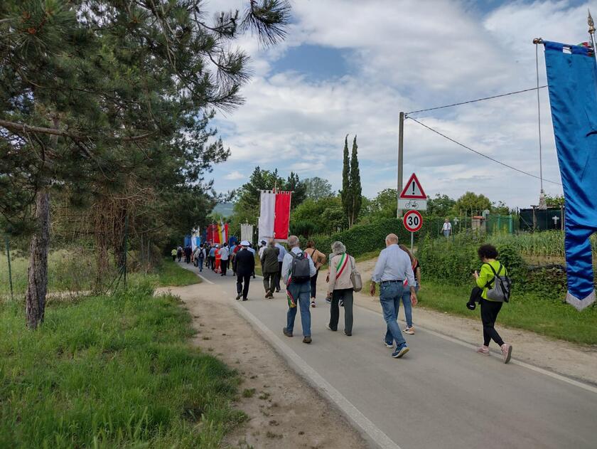 Partita la marcia a Barbiana sulle orme di don Milani - RIPRODUZIONE RISERVATA