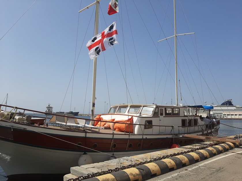 Un caicco per riscoprire il mare da Cagliari a Mari Pintau - RIPRODUZIONE RISERVATA