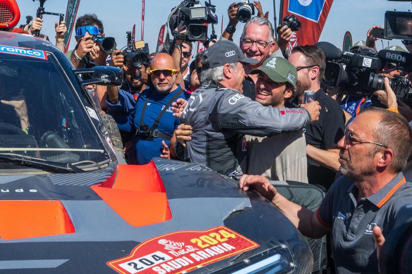 Dakar: auto, lo spagnolo Carlos Sainz vince per la quarta volta © ANSA/AFP