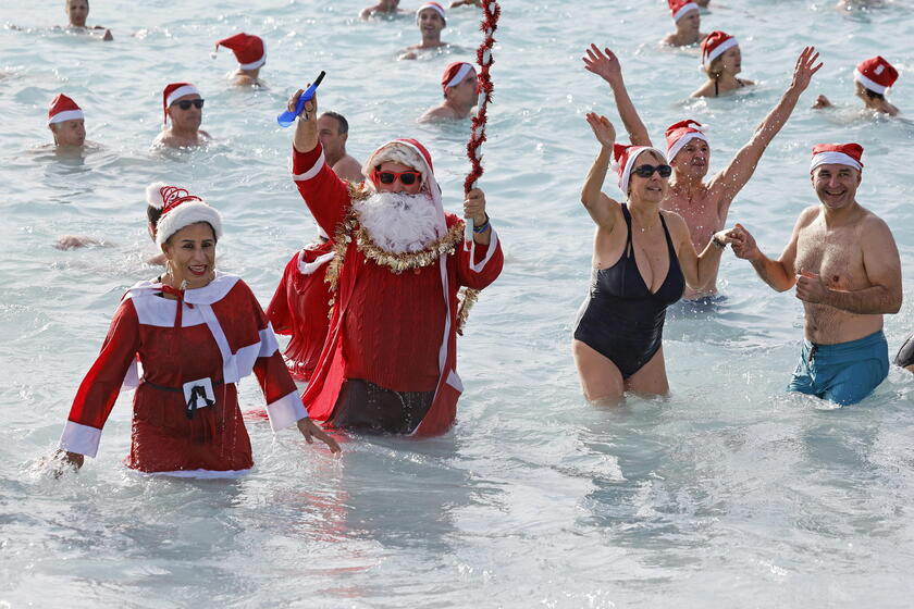 Il tradizionale bagno di Natale a Nizza