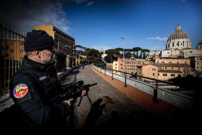 Giubileo: fedeli nella zona del Vaticano, controlli serrati