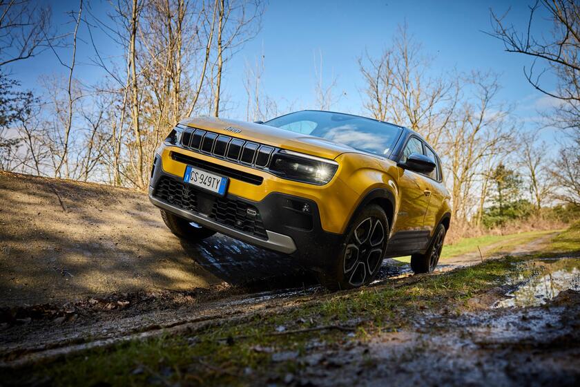 Jeep Avenger e-Hybrid - RIPRODUZIONE RISERVATA