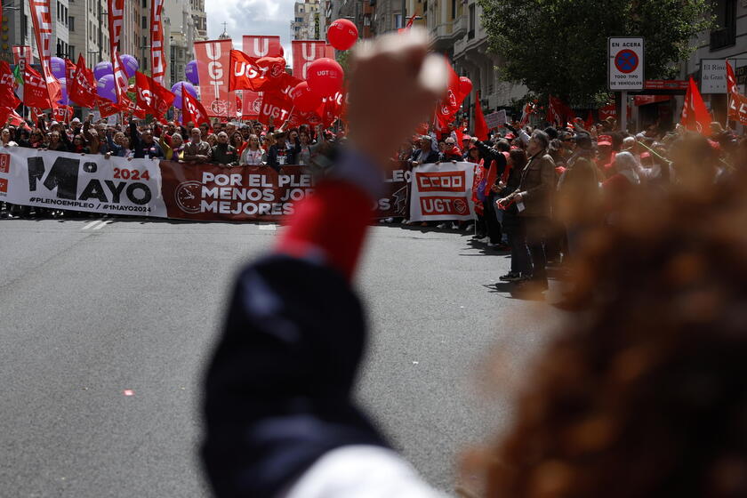 Españoles en las calles por el 1° de Mayo