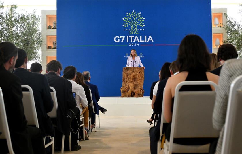 Giorgia Meloni en la cumbre del G7