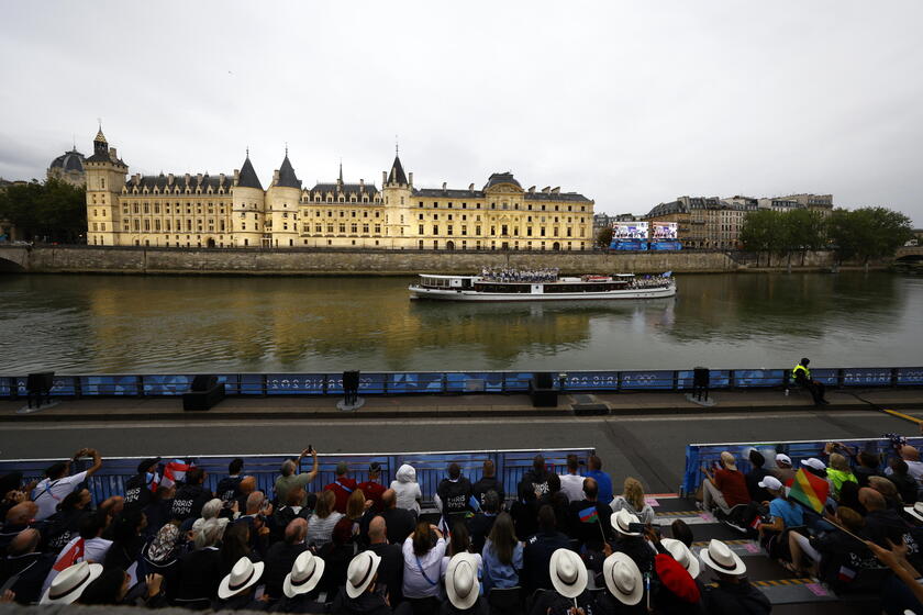 La ceremonia inaugural de los Juegos Olímpicos de París se puso en marcha.