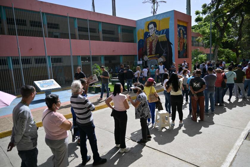 Masiva concurrencia a las urnas en las presidenciales de Venezuela