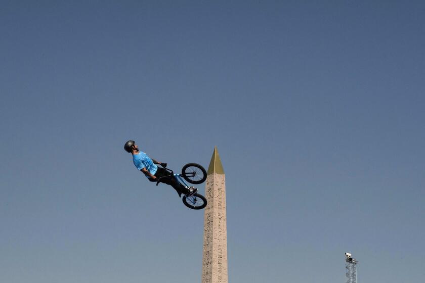 Argentino José Torres Gil participa de treinamento da modalidade BMX em Paris