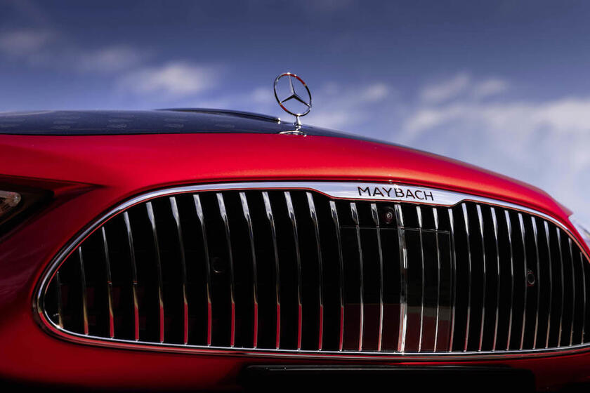 Mercedes-Maybach SL Monogram Series Red Ambiance