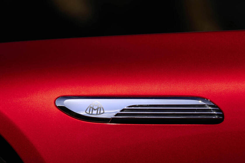 Mercedes-Maybach SL Monogram Series Red Ambiance