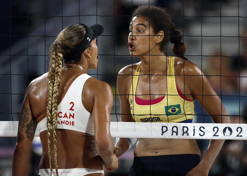 Ana Patrícia desafia canadense Brandie Wilkerson em final do vôlei de praia