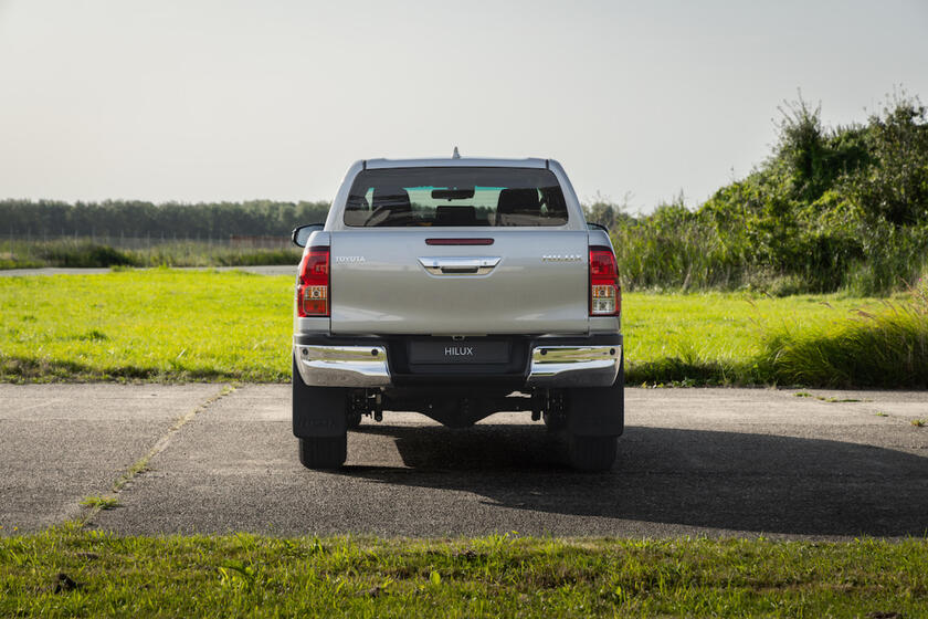 Toyota Hilux Double Cab 2.8 D Hybrid 48V