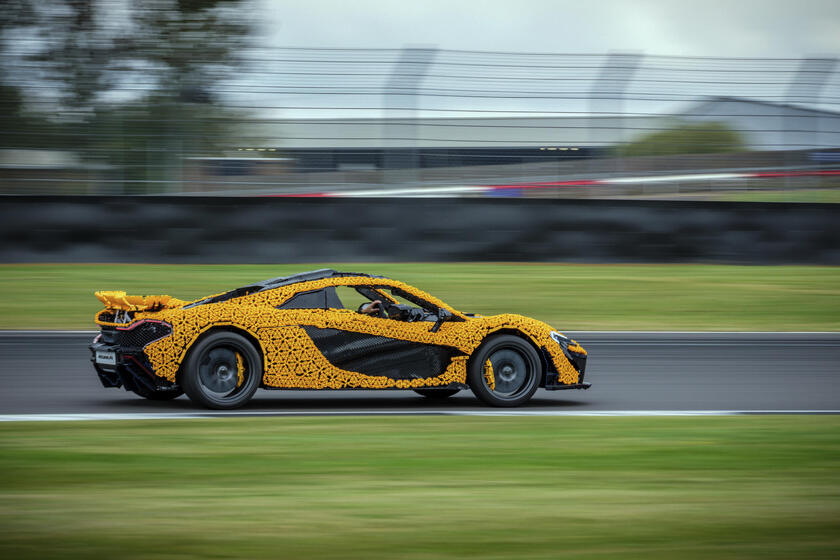 McLaren P1 LEGO Technic