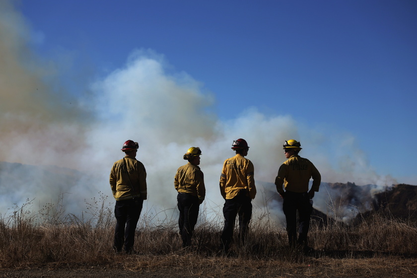 Wildfires continue to rage through Los Angeles area