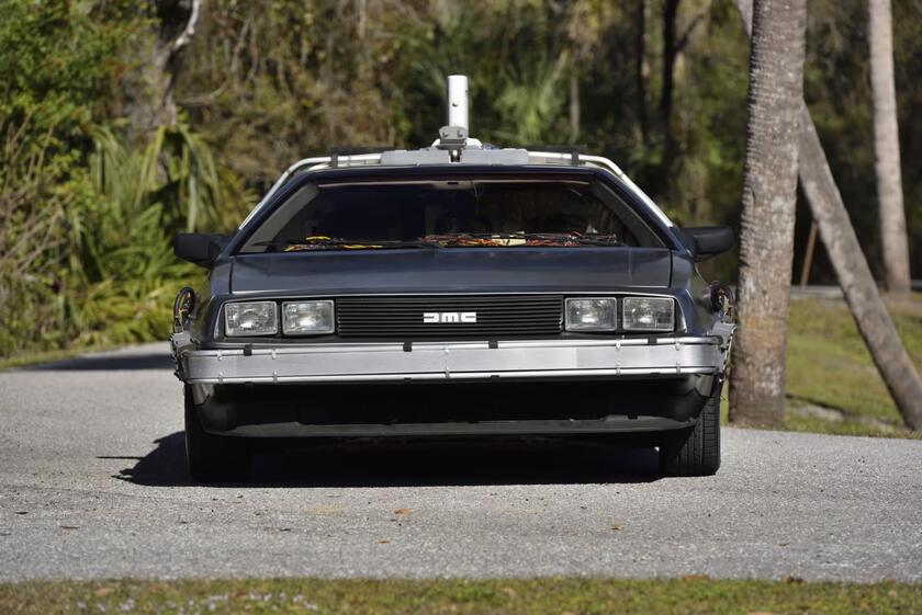 DeLorean DMC-12